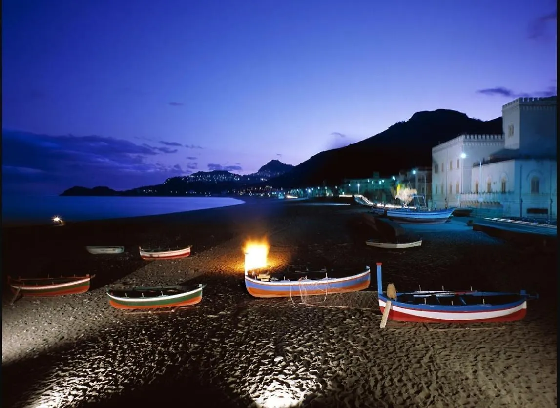 Seafront Apartments Garden House Taormina 0*,  Italia