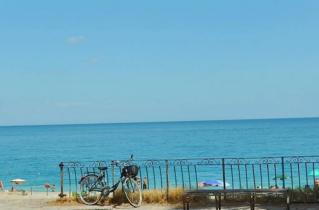 Seafront Apartments Garden House Taormina