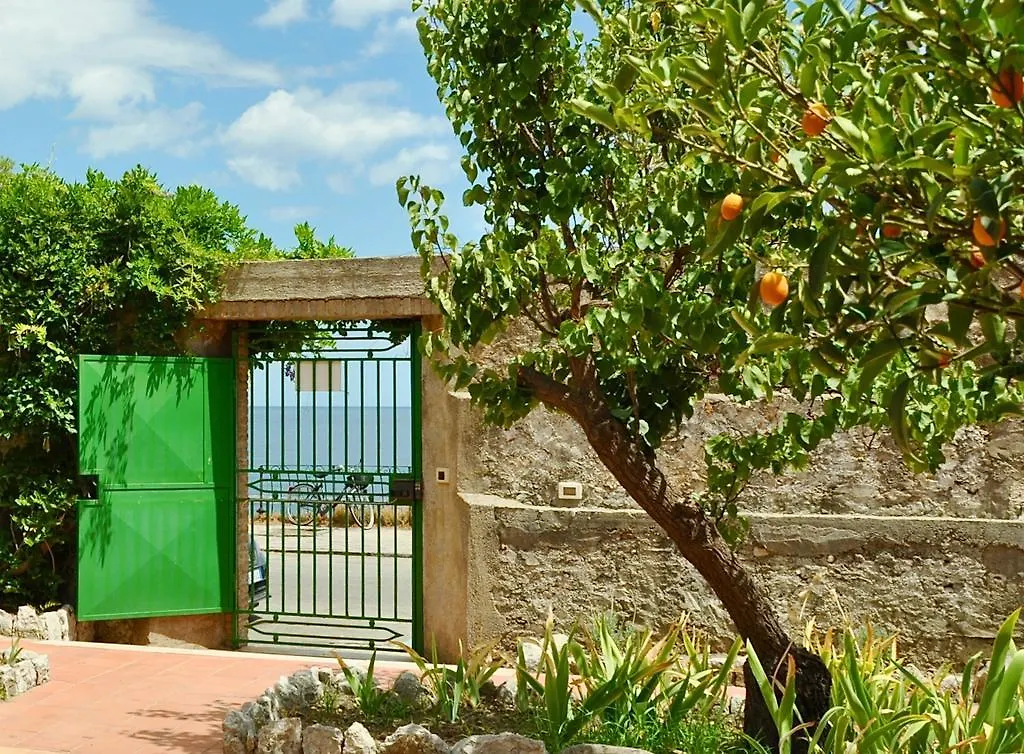 Seafront Apartments Garden House Taormina
