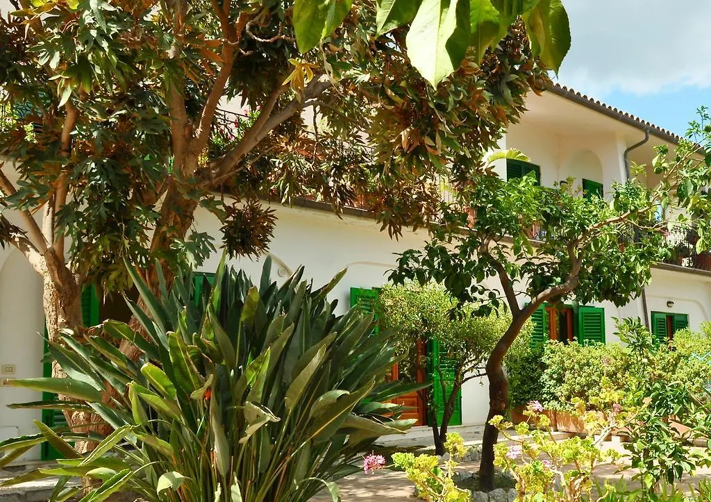 Seafront Apartments Garden House Taormina